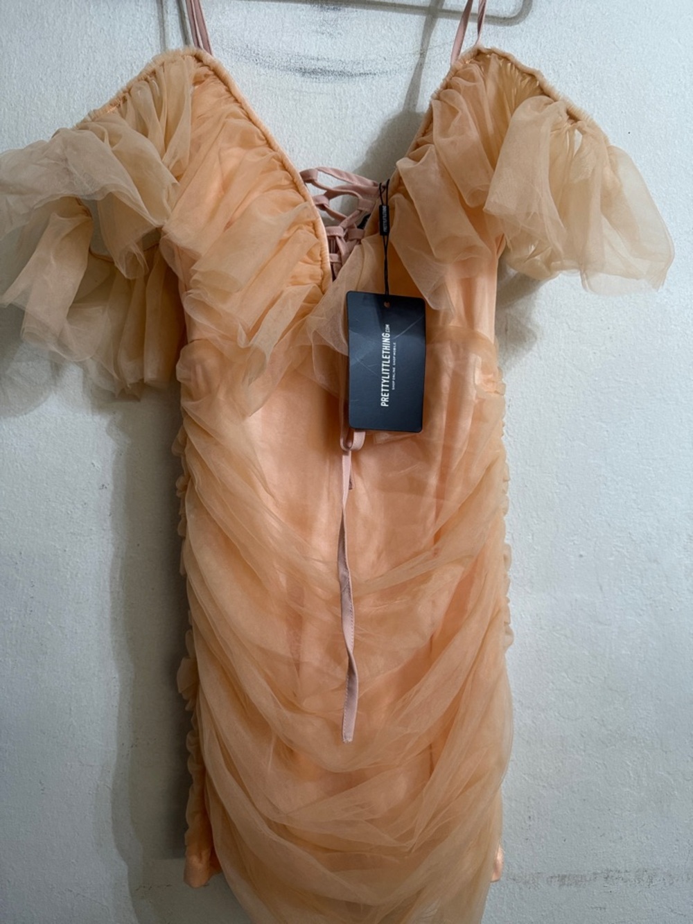 PrettyLittleThing Peach Ruffle Mini Dress Size 6US (10 UK) - Picture 10 of 11